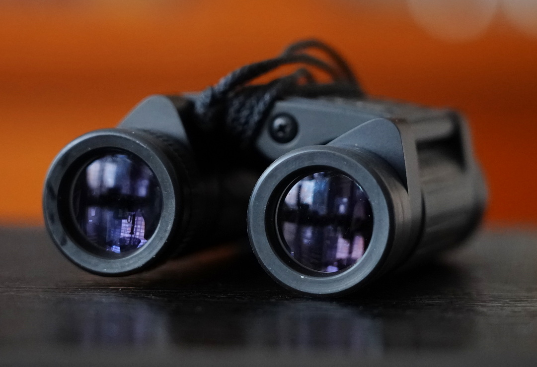 一树梨花压海棠:是*用军**望远镜好?还是名牌望远镜好?