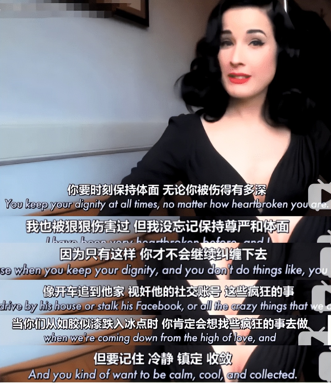 涓栫晫绗竴鑸炲绌跨传鑹茬殑瑁欏瓙,涓栫晫绗竴鑸炲鎯婅壋鍏ㄥ満鍥炴斁