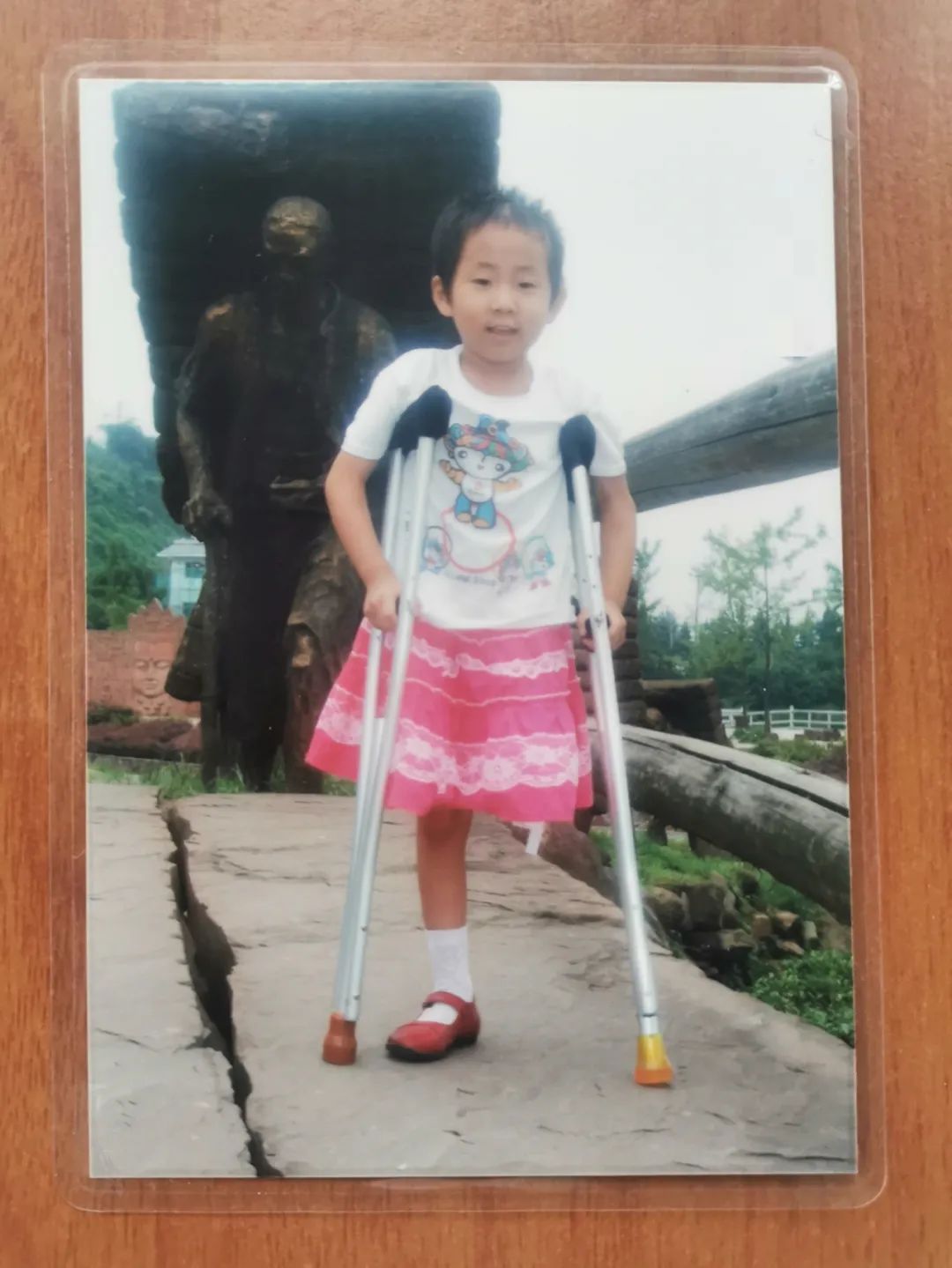 512汶川地震截肢考上川大女孩,在汶川地震中被截肢的小女孩