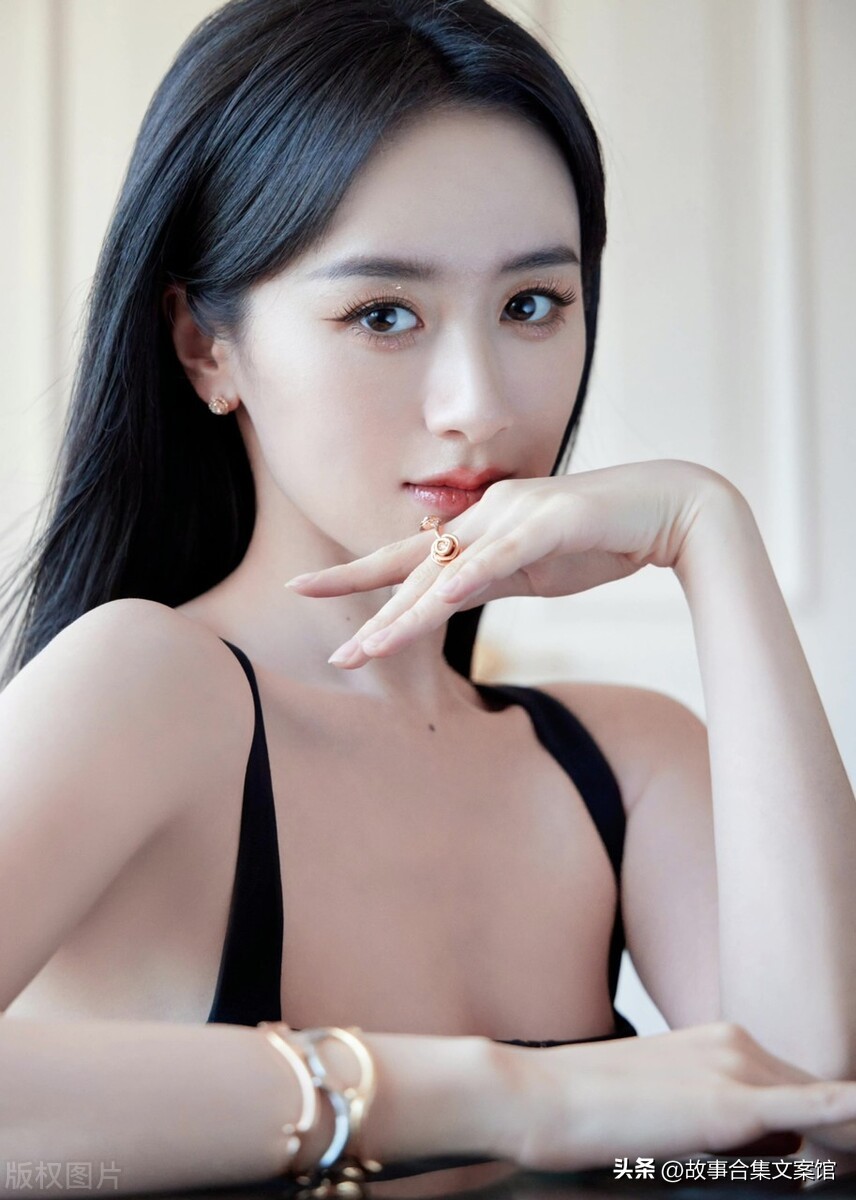 袁冰妍黑色吊带,袁冰妍金色长裙造型图片