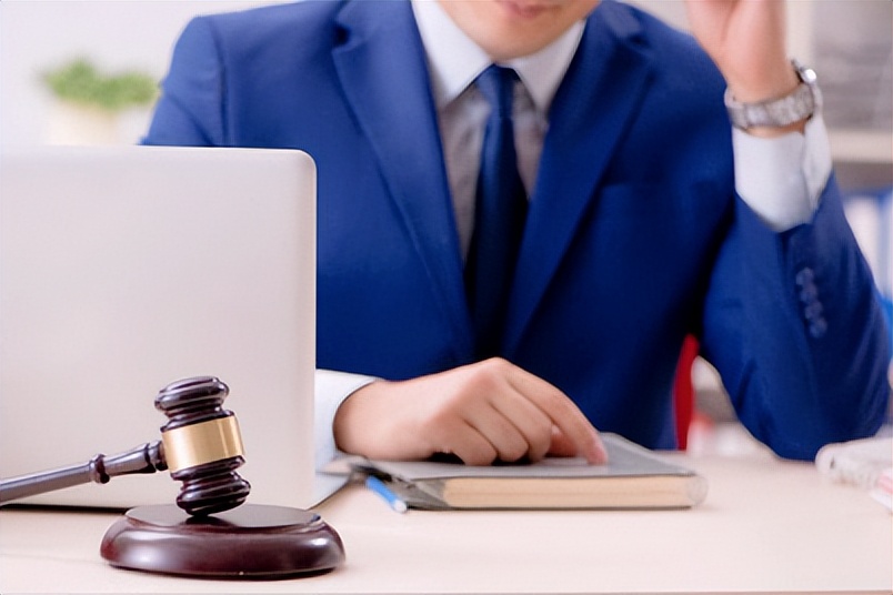 三级高级法官可对应二级调研员吗,三级高级法官直接套转二级调研员