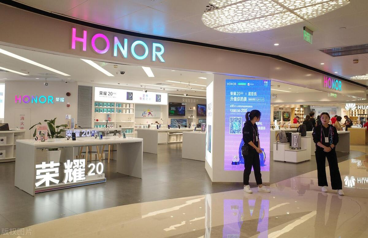 “双十一，明哥交朋友”，揭秘荣耀数码圈最火的梗