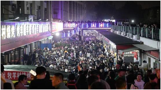 你是否知道淄博烧烤有多火爆,淄博烧烤火遍全国的地理原因