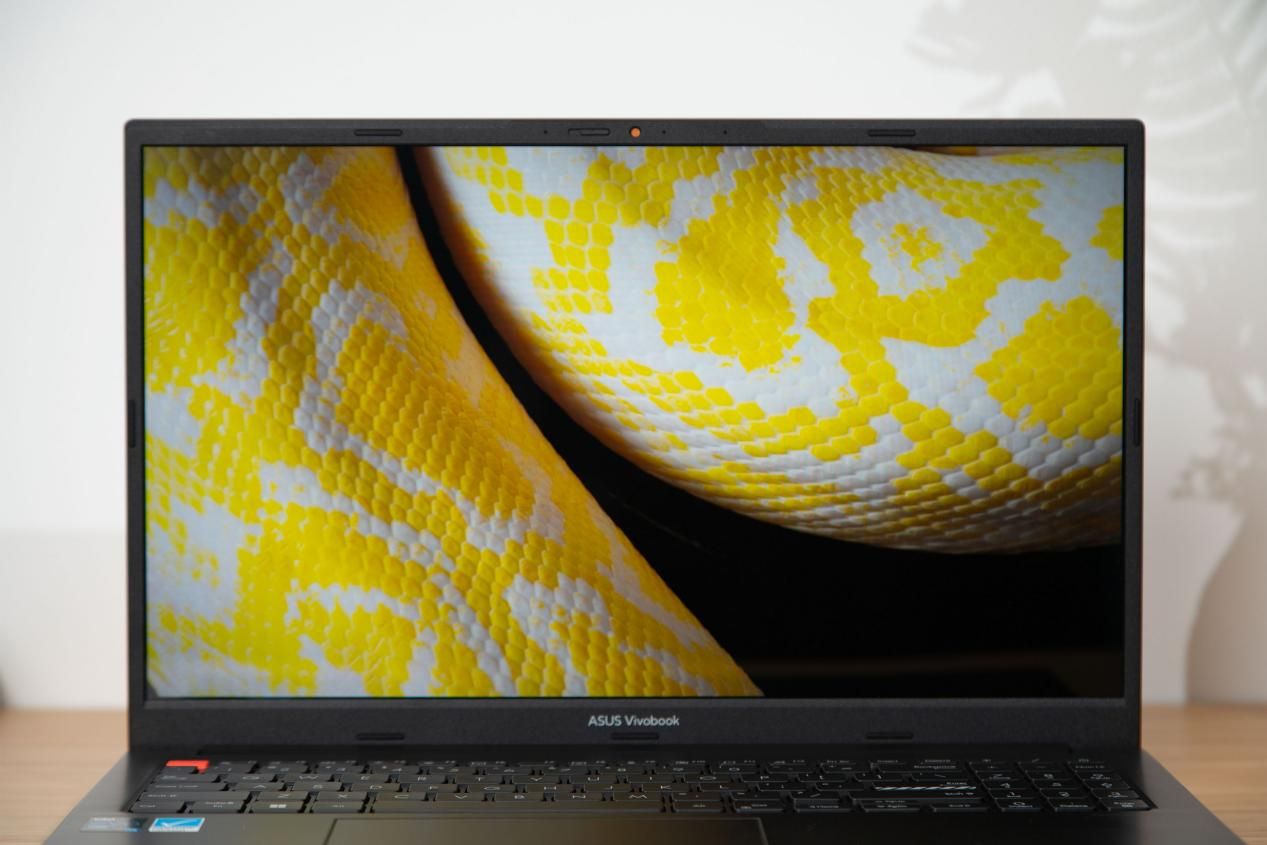 120hzoled屏幕的笔记本电脑,全球首款27寸240hzoled