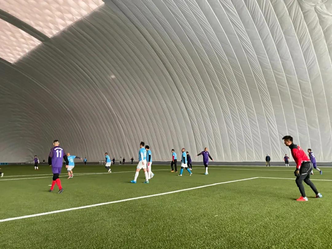 新疆第一个空中足球场,新疆最专业的足球场