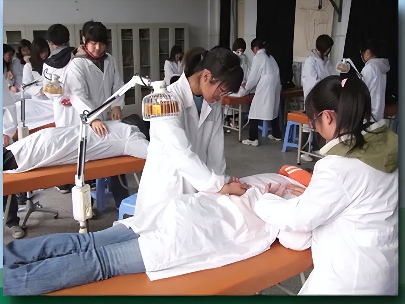 医学专业推荐报考但需三思而后行,报考医学类院校建议避开哪些专业