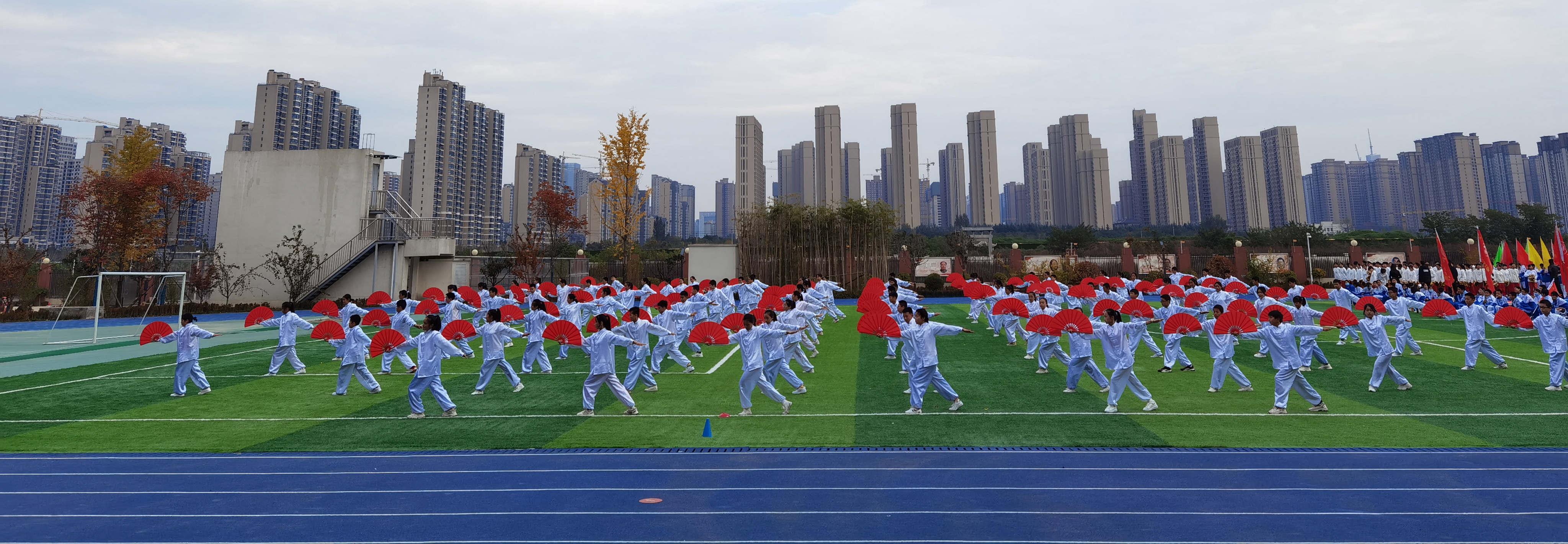 西安高新第四完全中学和第一学校,西安高新区第四完全中学
