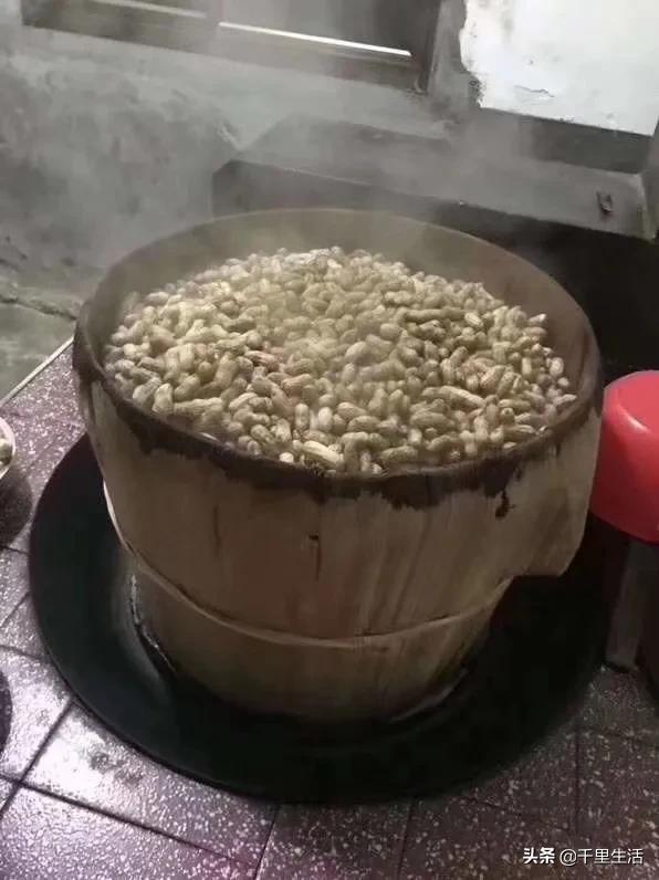 龙岩湿烤花生，龙岩人订婚时的必备“信物”，让人吃得不肯罢手