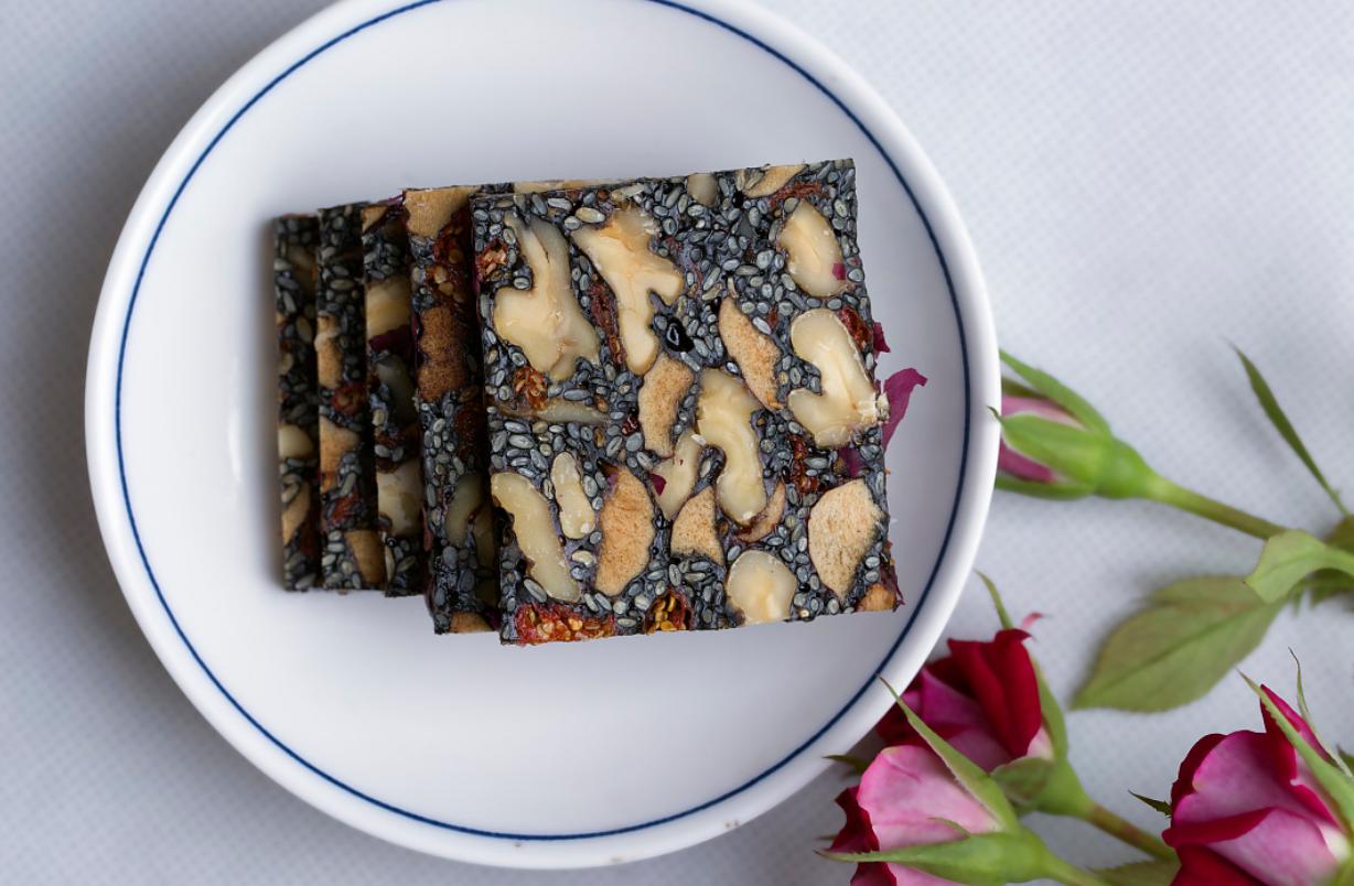 阿胶糕最正确的做法,补血养颜补气健脾的阿胶糕的配方