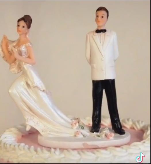 衣服的水洗标会是假的吗,衣服的水洗标上有logo吗