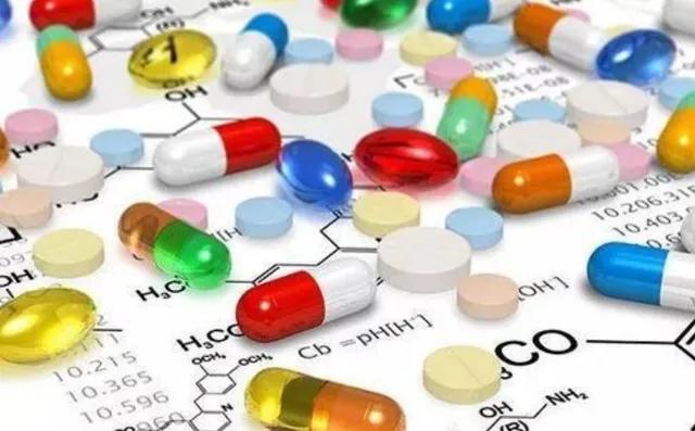 早上刚刮胡子到晚上就长出来了,早上刚刮的胡子照镜子还是有一圈