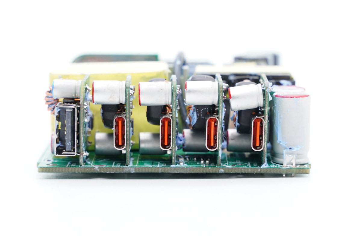 4C1A五个口，总功率达230W，华科生230W桌面充拆解