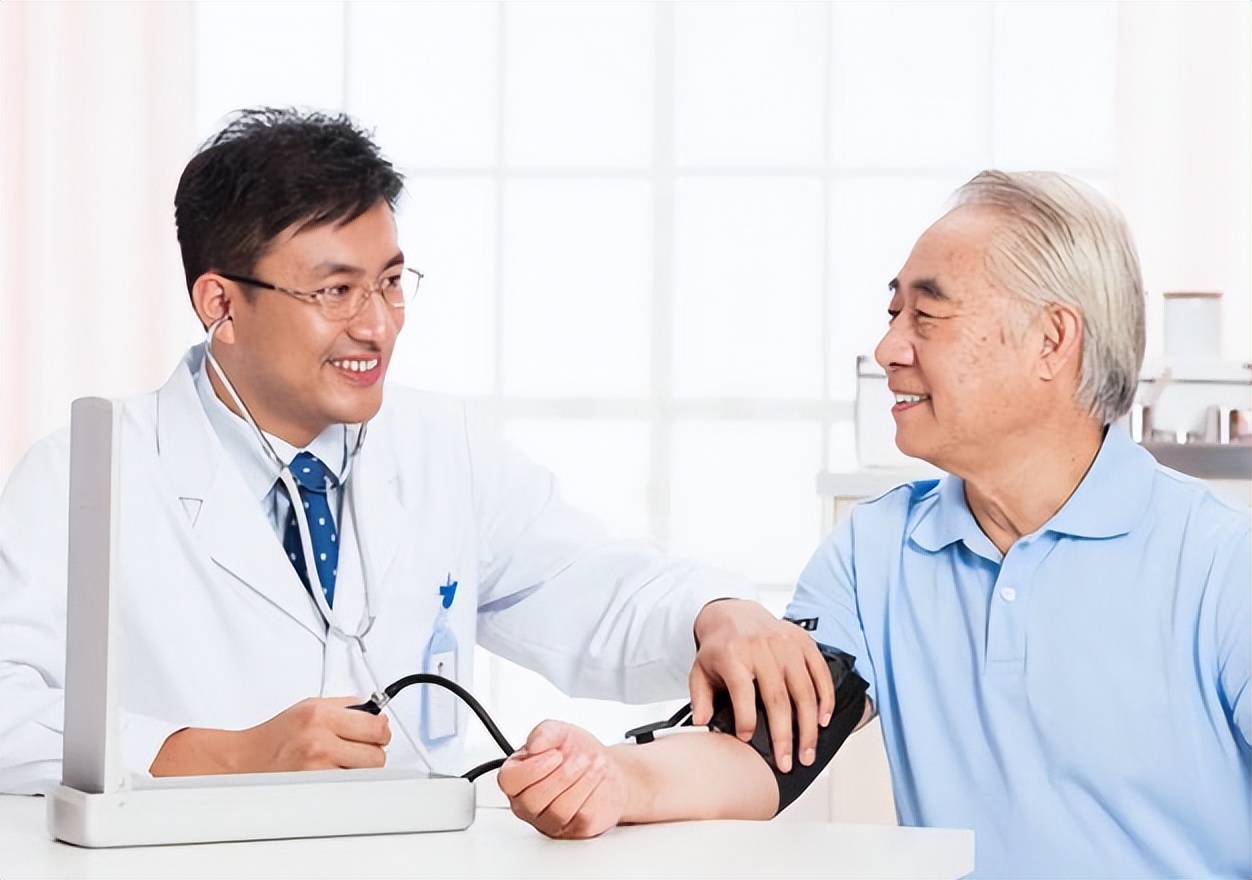 50岁突然高压150低压100严重吗,70岁高压160低压100算严重吗