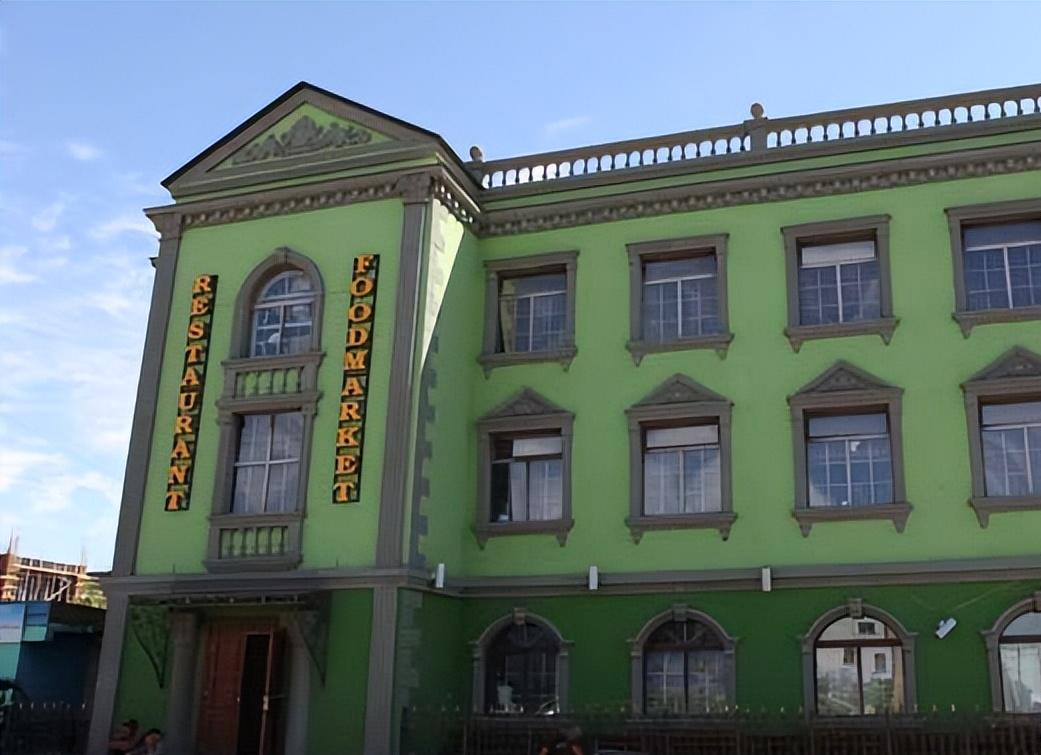 蒙古国距离中国的呼和浩特市多远,蒙古国离中国多少公里