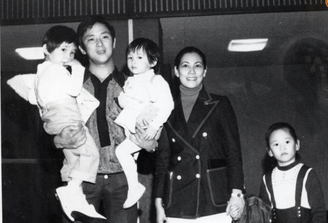 恋人妻、追青霞、混黑道、建豪宅，“武侠片之父”的江湖往事……