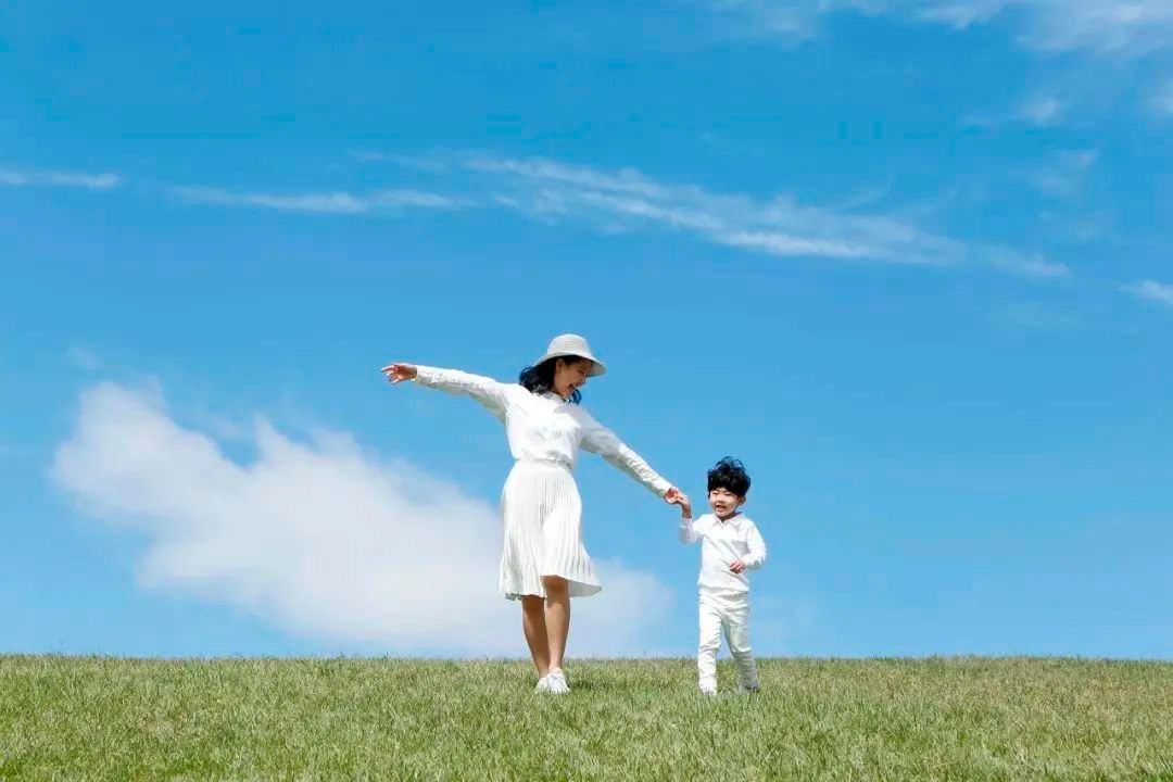 孩子刻板重复行为,孩子刻板动作