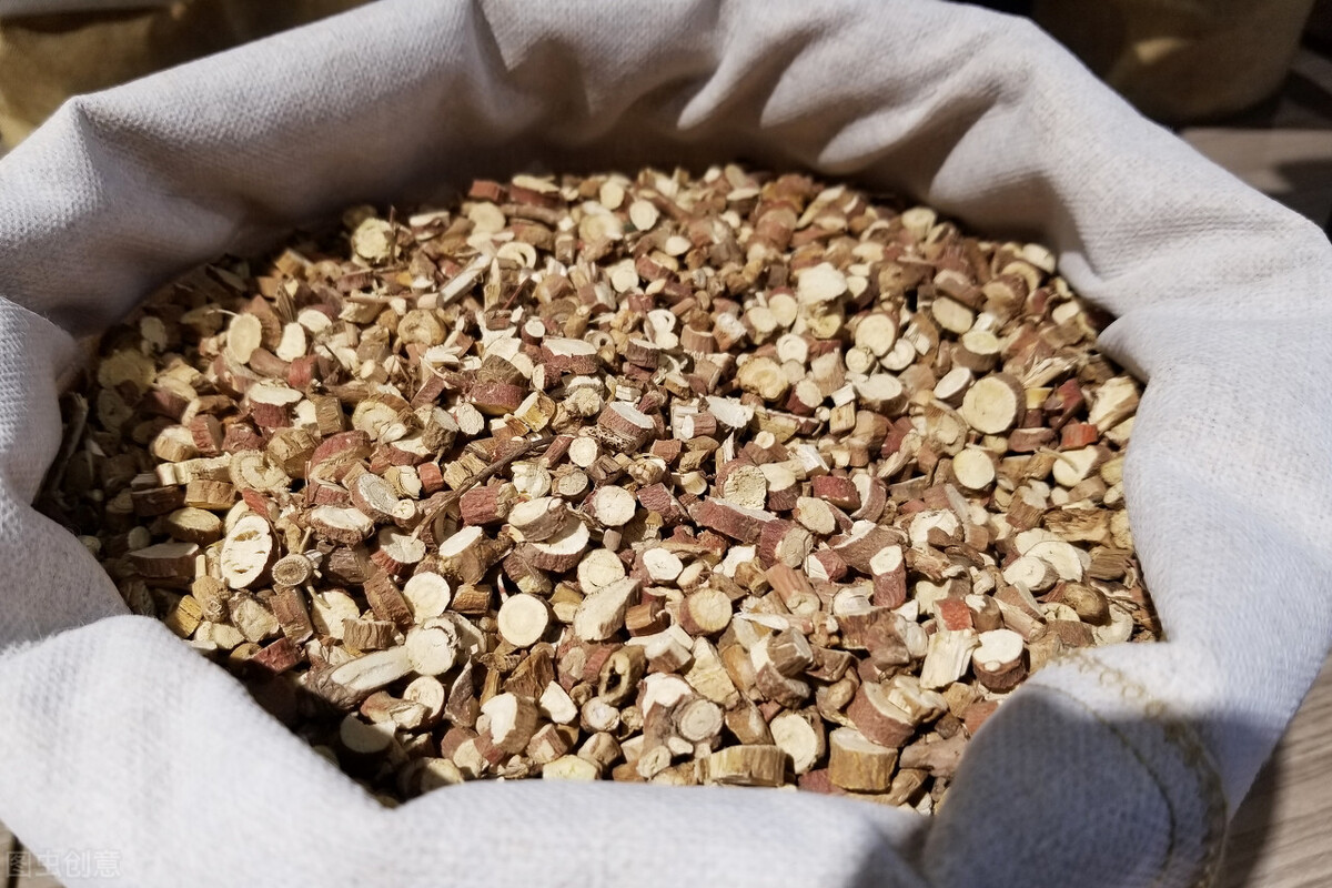 胃肠息肉反复复发，不是腹泻就是便秘，可用三种中药来治疗