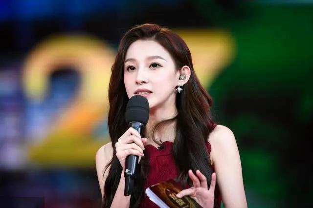 央视90后女主持人马凡舒,马凡舒体育频道的足球主持人