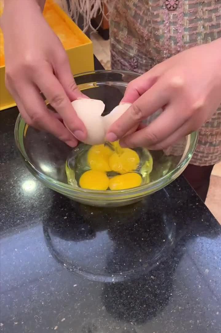 鲍鱼家姐豪宅面积,鲍鱼家姐身价上亿