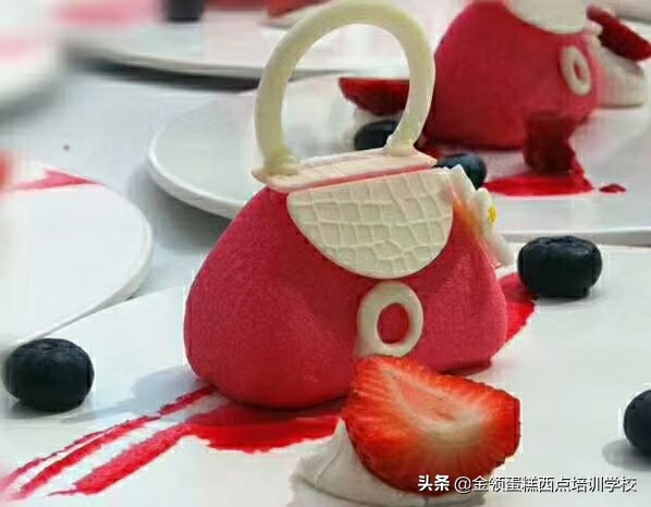 从西点培训学校出来还需要学徒吗,想学烘焙是做学徒还是去培训学校