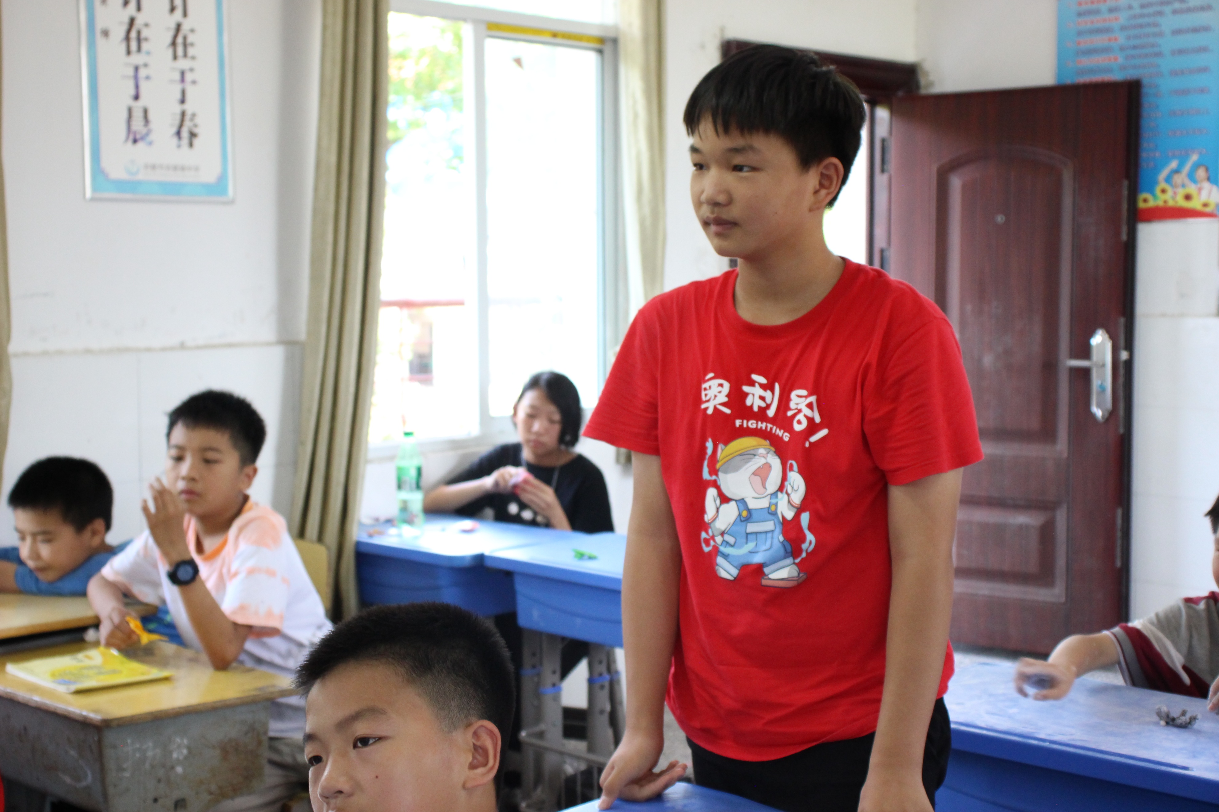 三下乡怎么给小朋友做自我介绍,三下乡自我介绍大学生