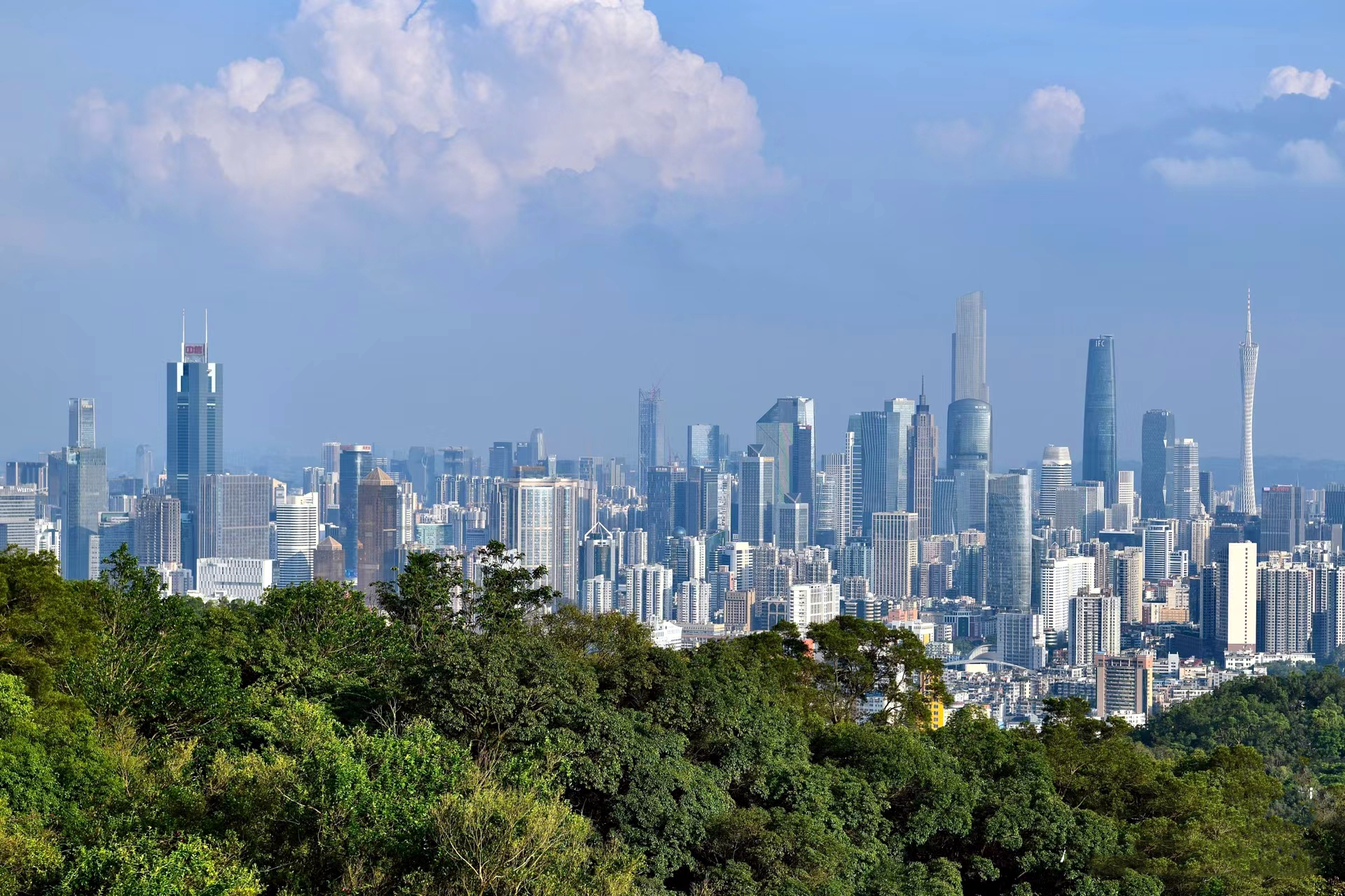 全力支持广州出新出彩焕发活力,广州市政府激活新发展动能