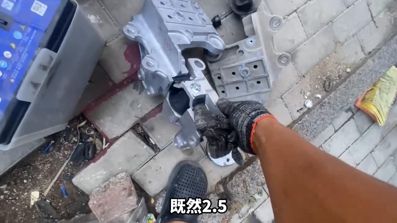 2.0的老逍客，临时过渡一下，也是个不错的选择，11年2