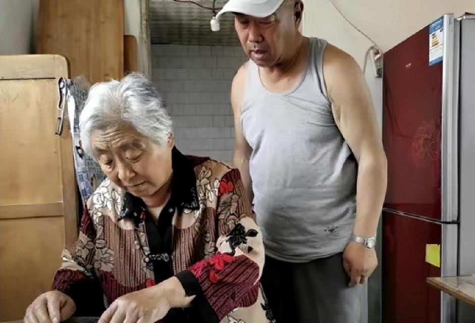 7万送女儿德国留学17年杳无音信,农村父母凑7万给女儿留学