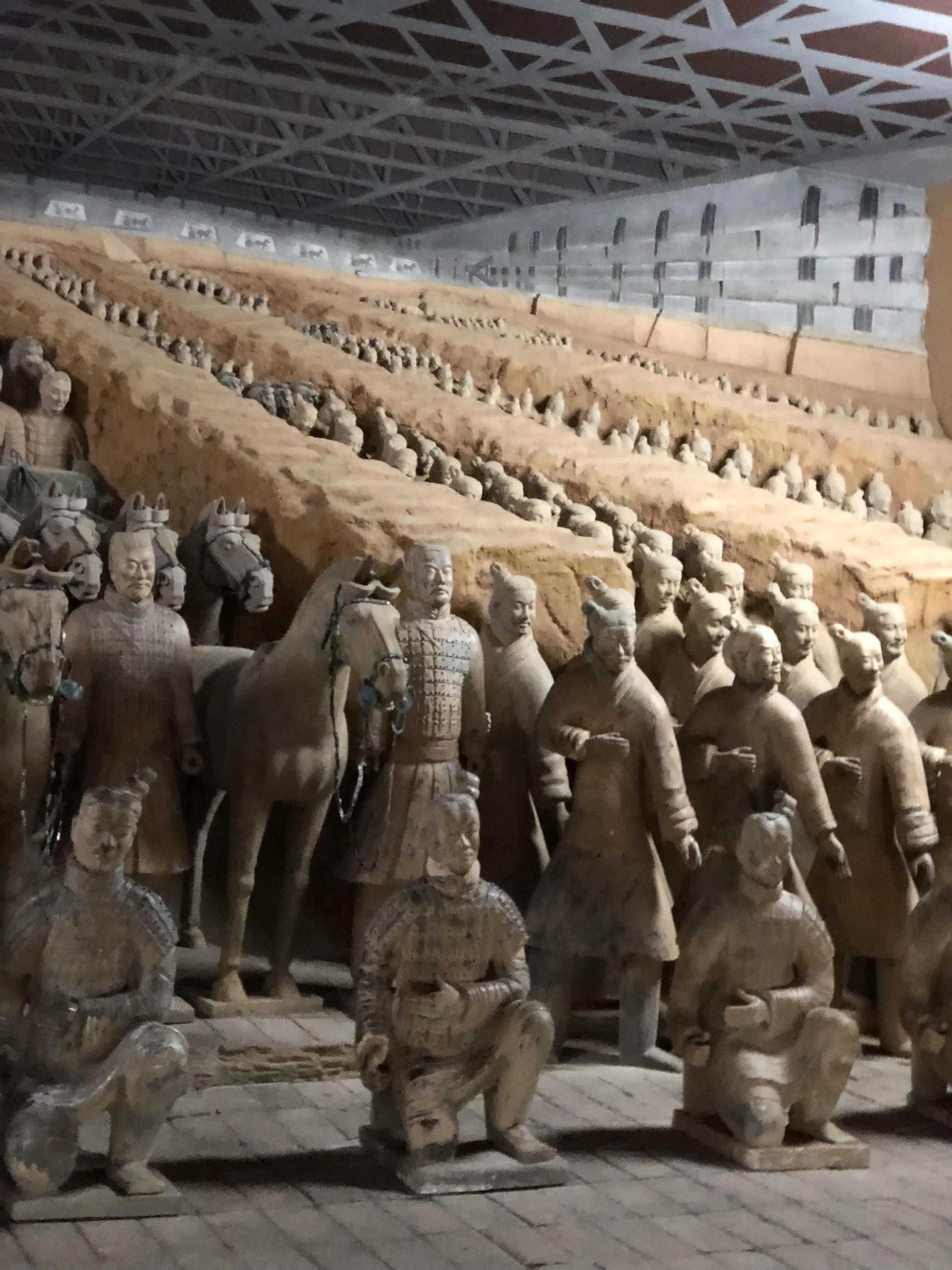 秦始皇博物馆兵马俑简介,秦始皇兵马俑是世界七大奇迹之一