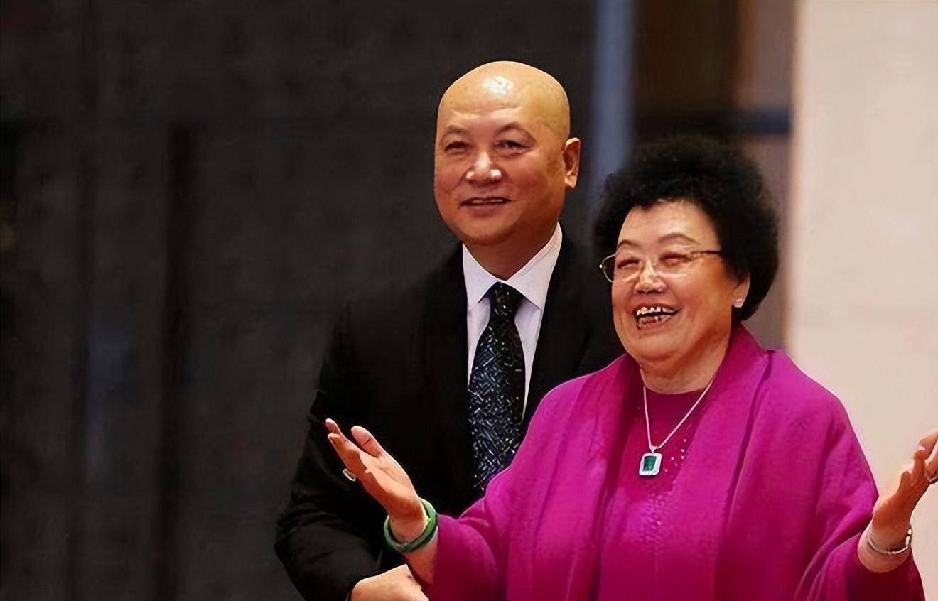 女富豪陈丽华：从修理工，到身价580亿，“吃到唐僧肉”的女人