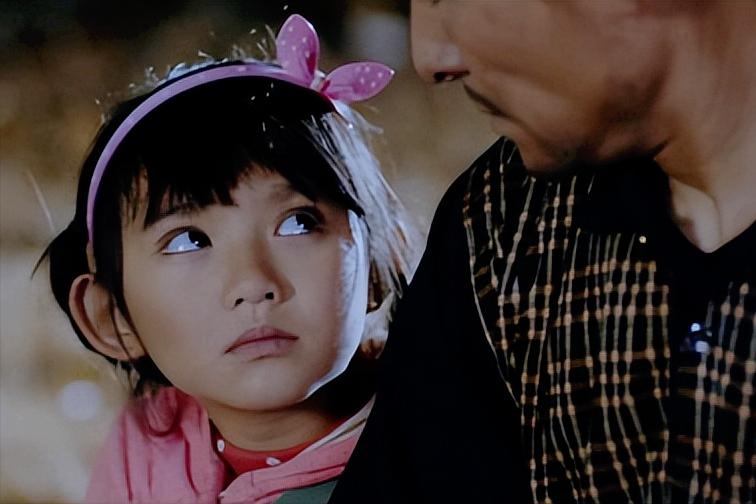 7岁女孩身患绝症，不愿拖累养父，自愿放弃治疗，感动无数人