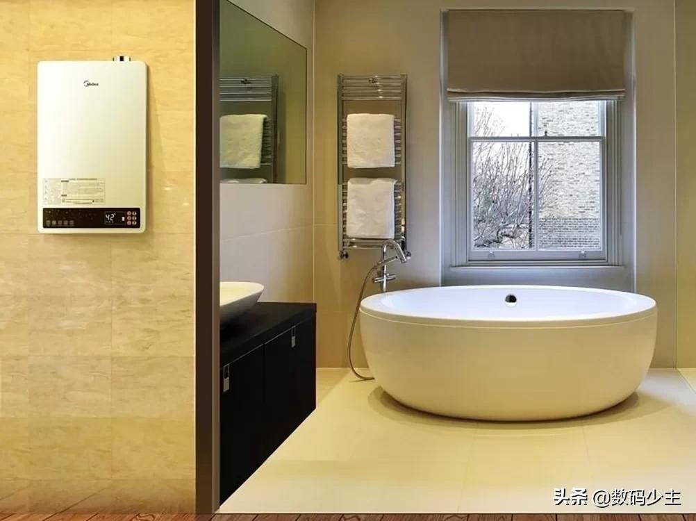 电热水器与燃气热水器哪个费用低,燃气热水器和电热水器哪种省费用
