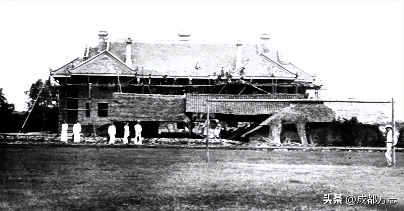 凤凰山主场爆燃场面,成都凤凰山足球场揭秘