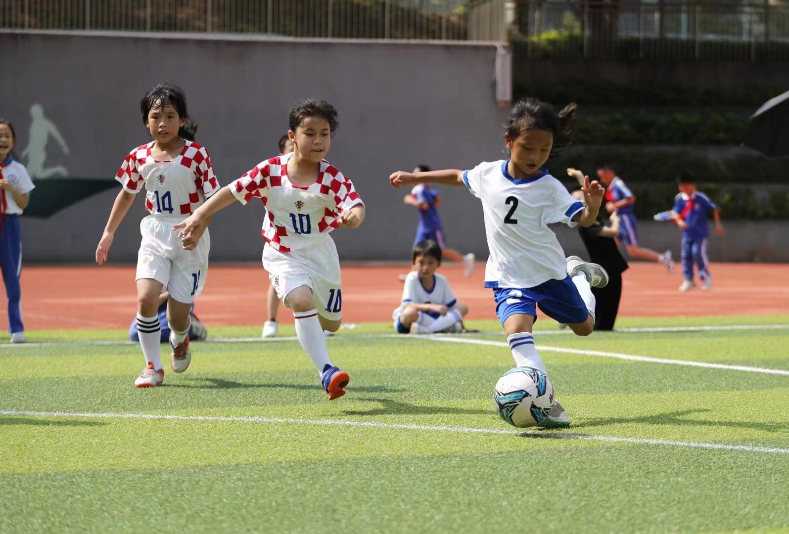 运动过“六一”健康相伴随