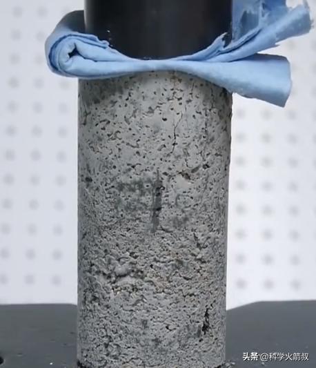 混凝土为何不能用沙漠的沙子,混凝土为什么没有沙漠里的沙子