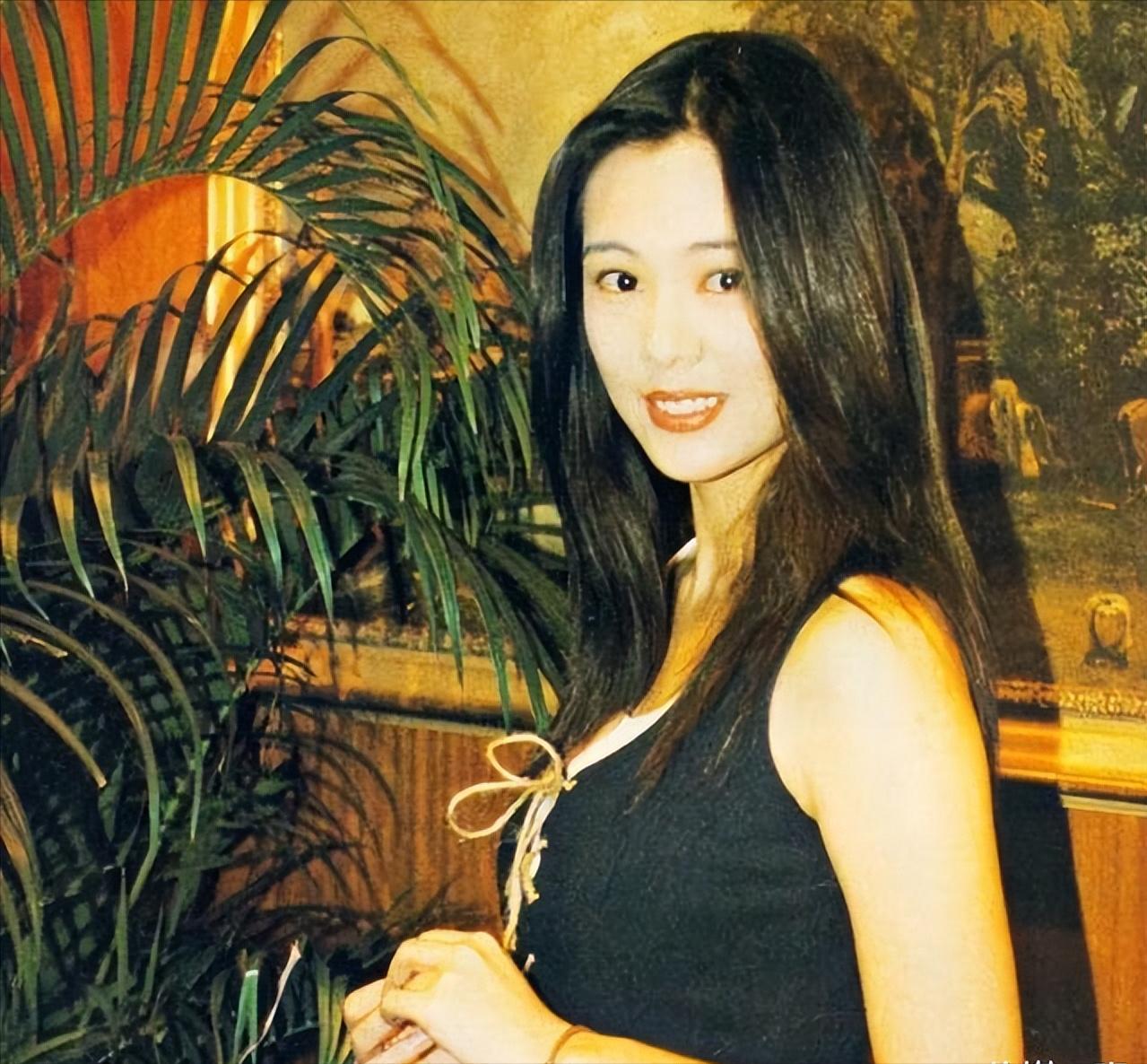 王馨平父亲及母亲,王馨平和她爸爸的视频