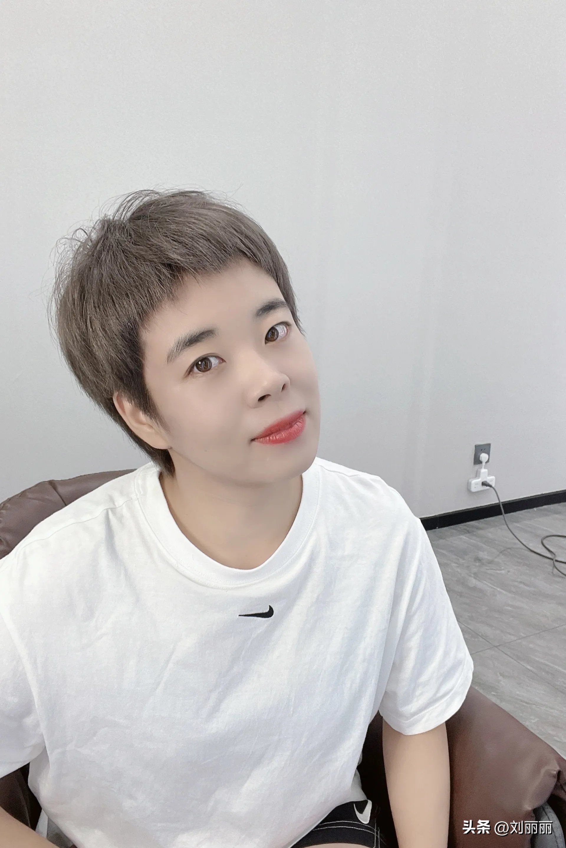 波波头挑染造型怎么搭配,减龄波波头烫发发型