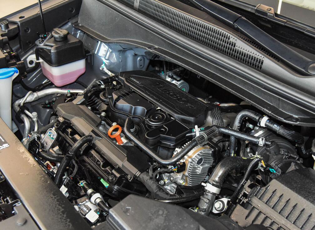 现代库斯途mpv落地价多少钱,现代库斯途mpv1.5t动力够用吗