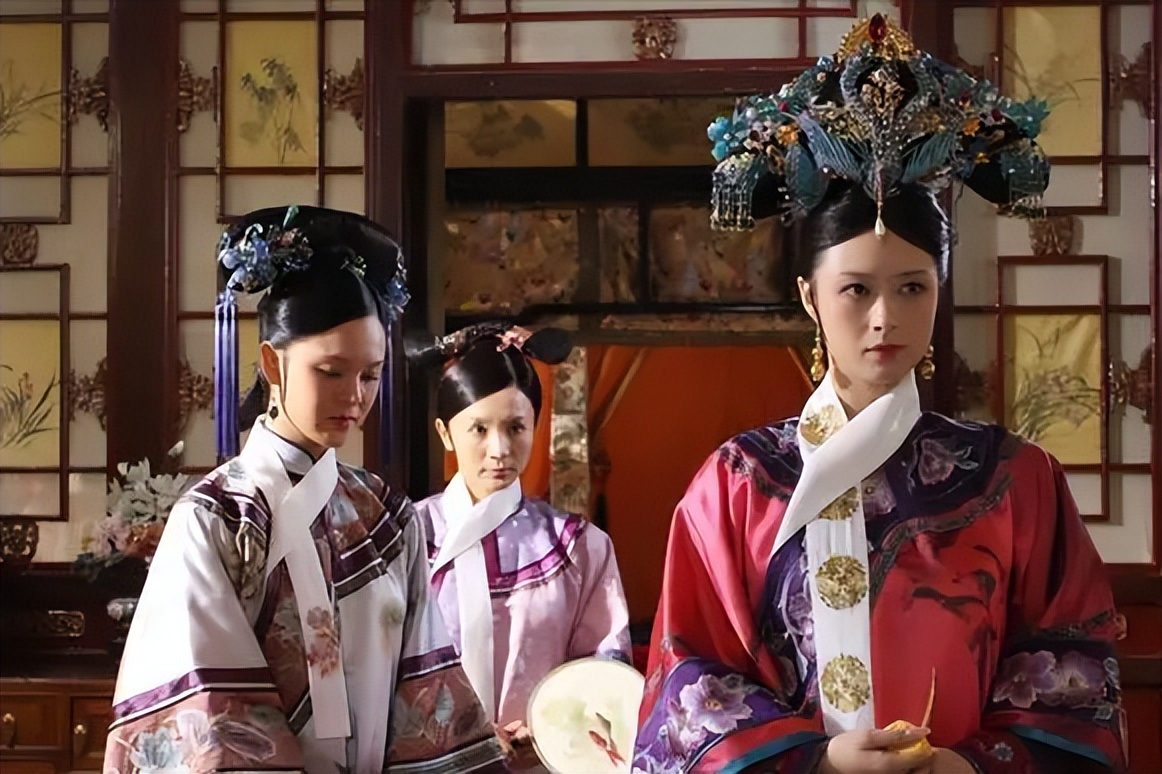 摄影师拍摄的戴清朝护甲的女人,外国摄影师镜头下清朝