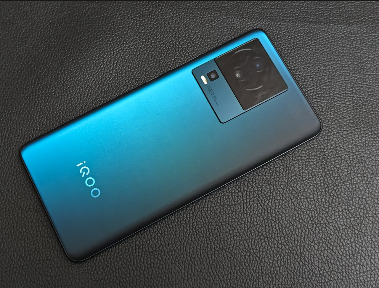 预算2500左右，4款“不输旗舰”的中端机皇，搭载骁龙8+处理器