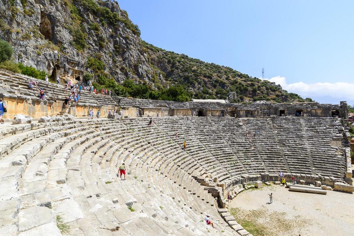 古希腊体育活动的社会作用,古希腊的体育比赛强调的是什么
