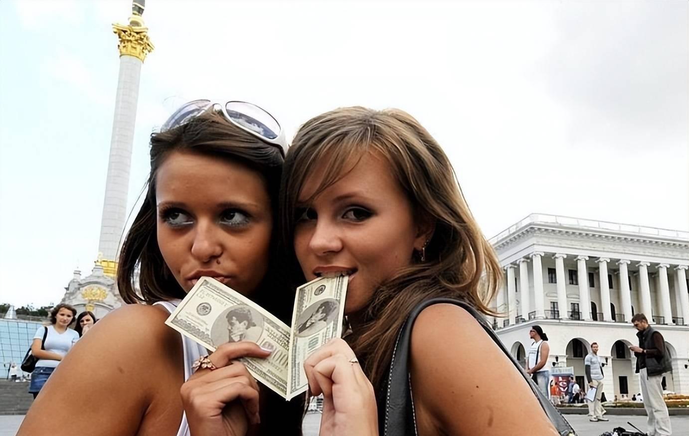 “性”是生活，也是工作：捷克为什么成了色情大国？