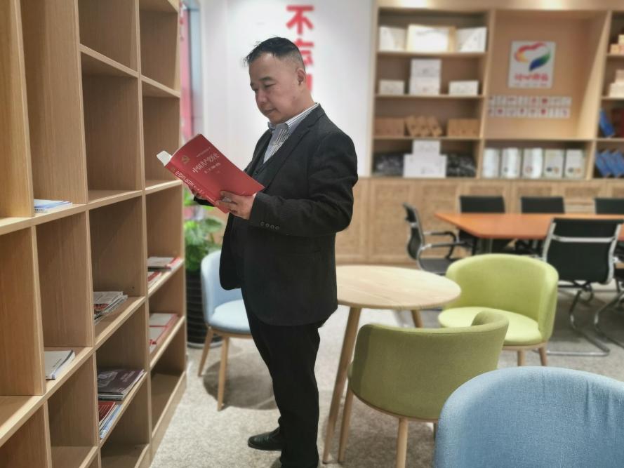 中国*草烟**好吗？拥有六险二金，平均年薪超十万，大学生可作参考