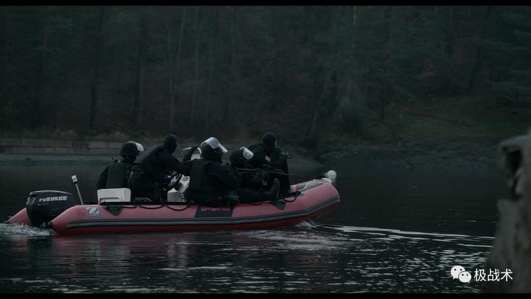 魔幻走进现实，冷血杀手即将假释出狱？-《7月22日》于特岛*案惨**