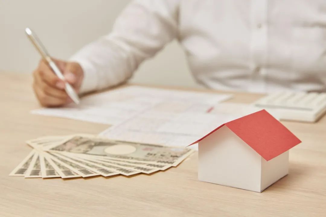 拍卖税费买方交费还是卖方交税,拍卖东西需要缴税吗