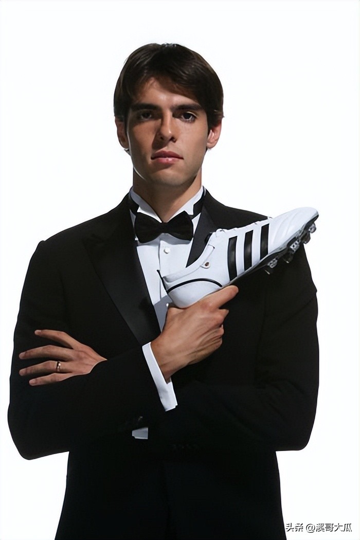 全球公认十大经典足球鞋,足球鞋新鞋拍照