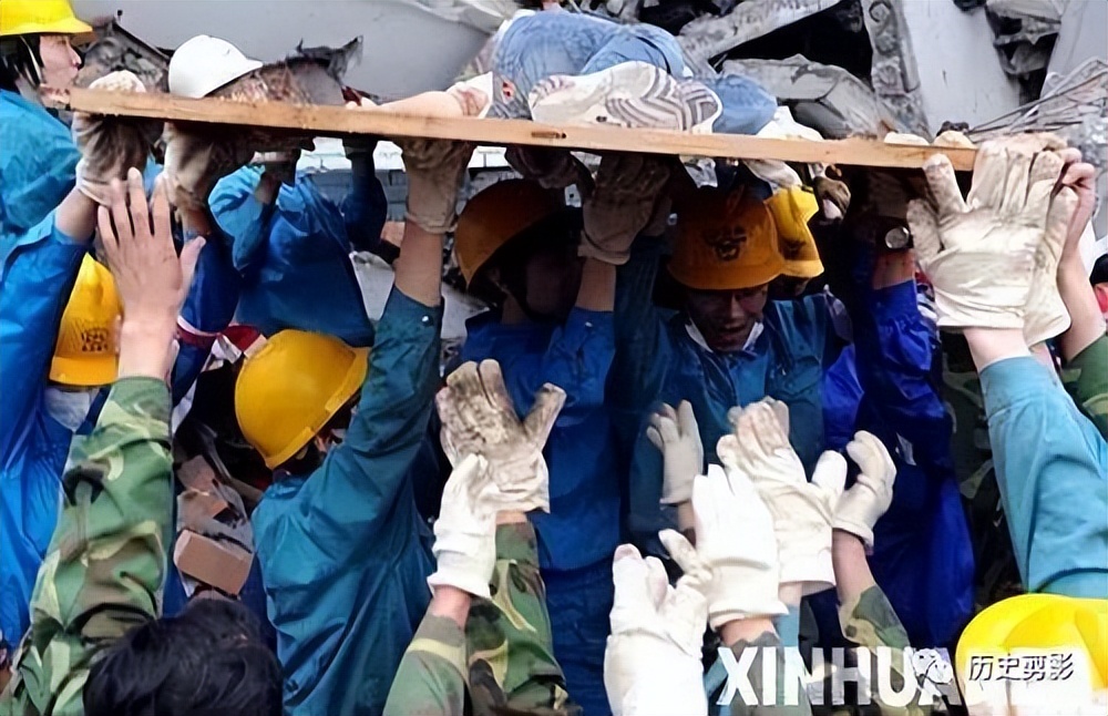 汶川地震15周年：100张照片，100个让人泪流满面的瞬间