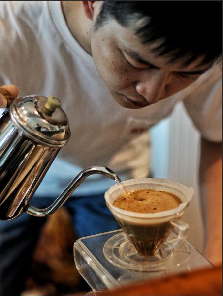 手冲咖啡需要哪种烘焙程度,手冲咖啡闷蒸时间长短区别