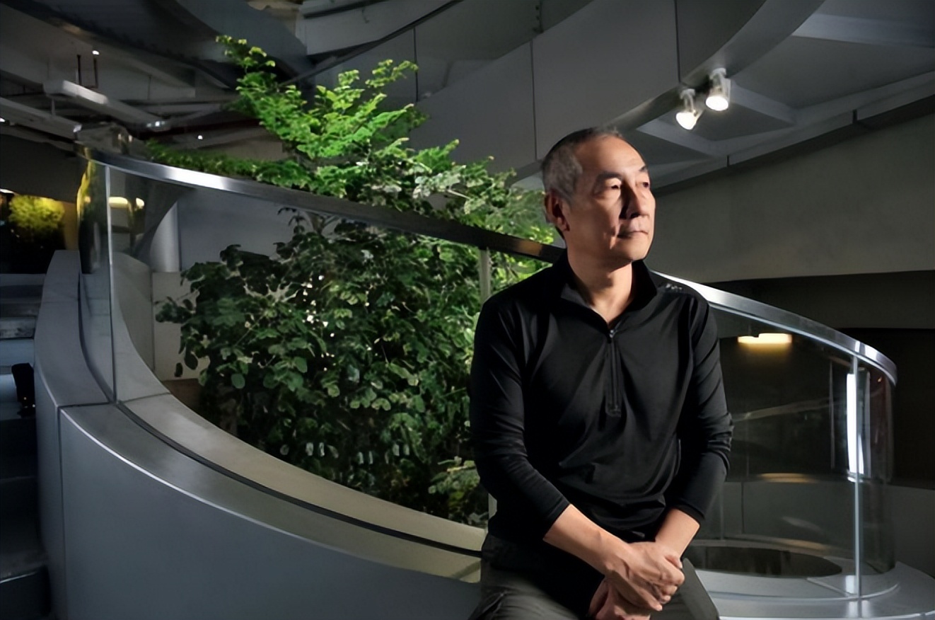 三年疫情狂赚222.8亿，男人靠“国难财”登顶富豪榜，网友：该