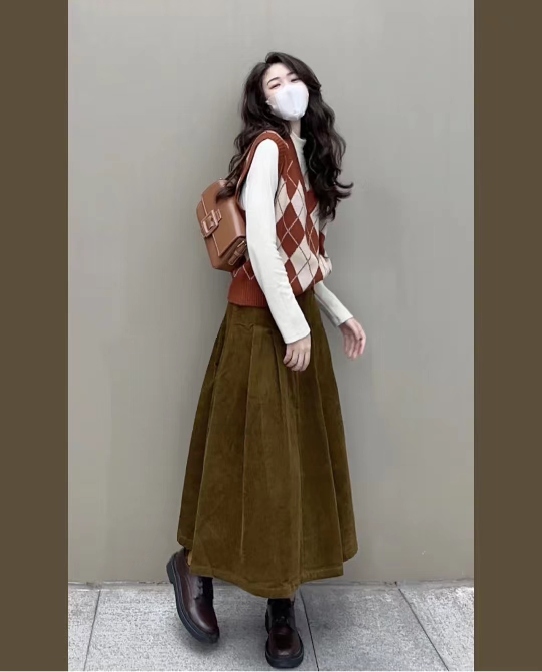 灯芯绒半身裙秋冬怎么搭配,灯芯绒碎花半身裙秋冬